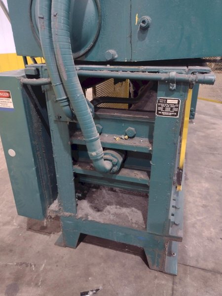 24" X 36" X 96" LONG AMERICAN MODEL #10447 HYDRAULIC HORIZONTAL BALER: YOBRO #24745