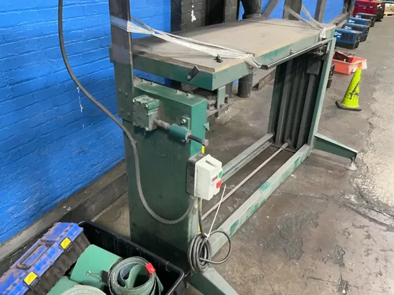 Grizzly Industrial  Sander