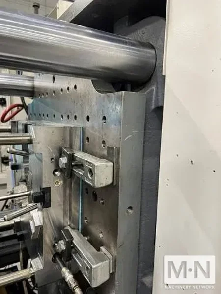 198 TON 6.4 OZ KRAUSS MAFFEI MODEL KM180/380AX ELECTRIC INJECTION MOLDING MACHINE MFG 2011