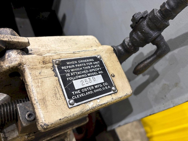 2" OSTER MODEL #702 PIPE THREADER WITH RIDGID HEADS: YOBRO #24575