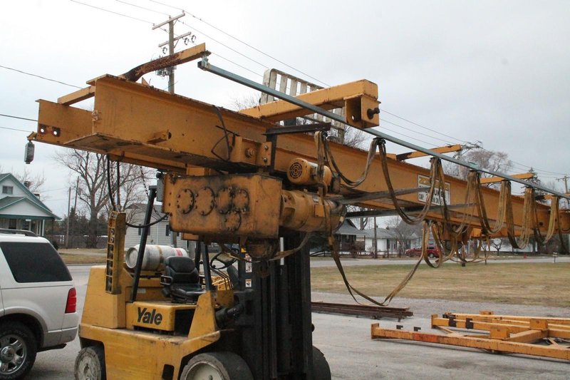 2 TON X 22' MILWAKEE SINGLE GANTRY LEG BRIDGE CRANE: STOCK