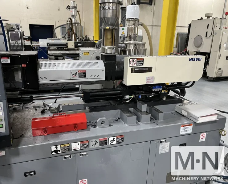 121 TON 3.4 OZ NISSEI MODEL FNX110III-12A INJECTION MOLDING MACHINE MFG 2018