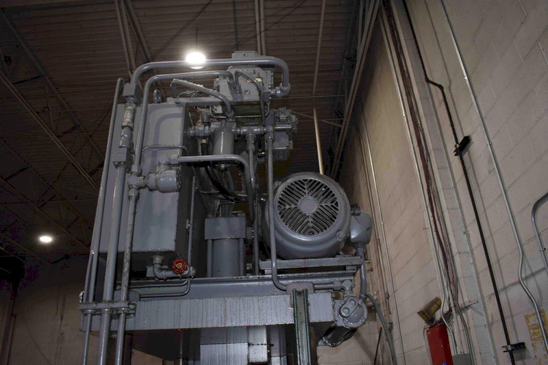 40 Ton HSI Hydraulic 4 Post Down Acting Press, 14" STR, 21" DLO, 48" x 31" BA, Cushion