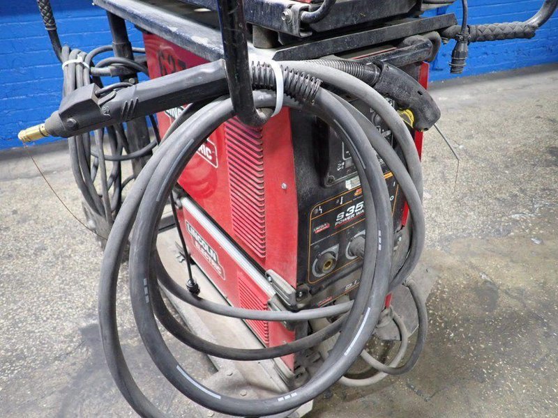 LINCOLN 350 A WELDER  -  POWER WAVE S350