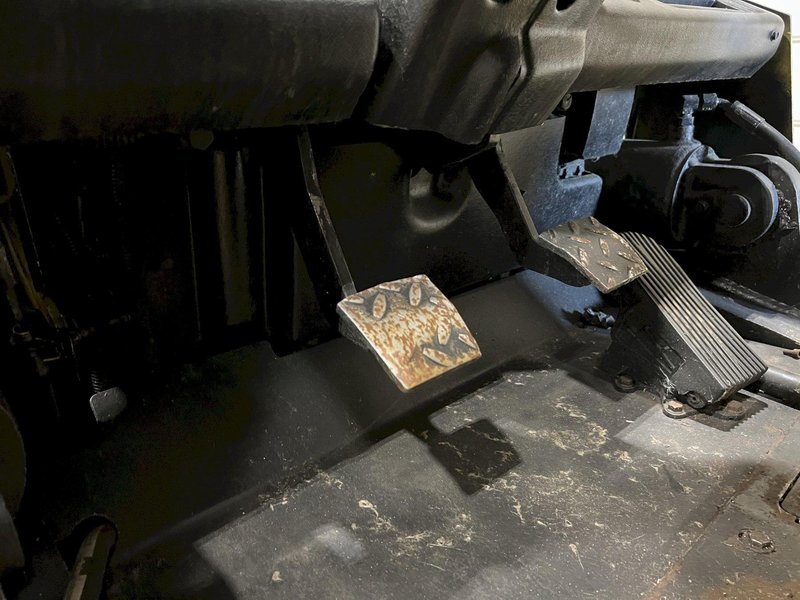 Hoist F220 22,000lbs Cushion Tire Forklift Diesel Fuel 72" Forks