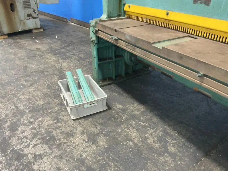 WYSONG 10 GAUGE 72" SHEAR  -  1072