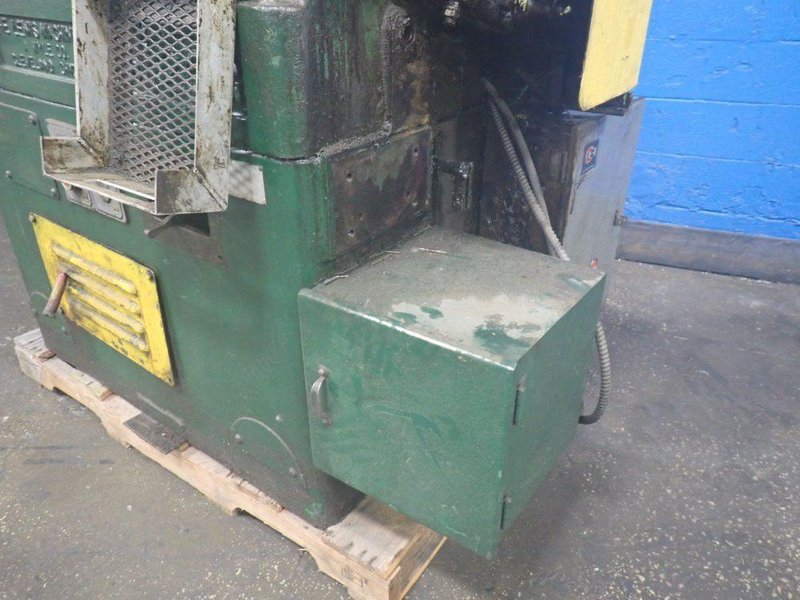 THE LEWIS MACHINE CO. WIRE STRAIGTENER &amp; CUT OFF  -  2CG