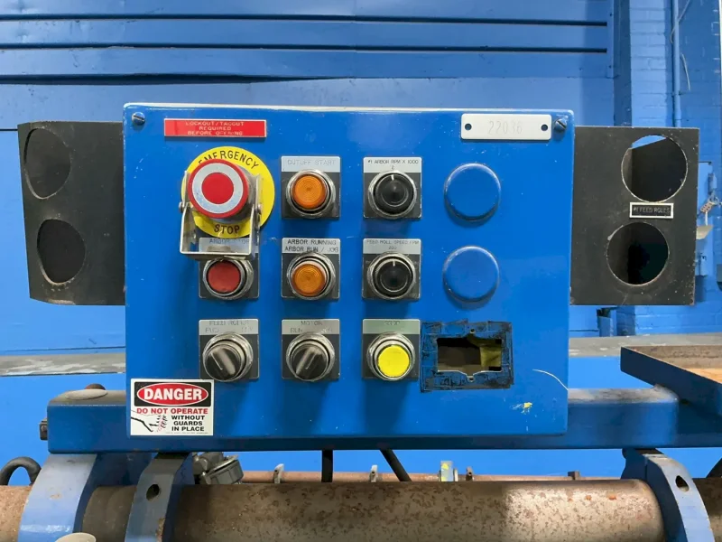 WIRE STRAIGHTENING AND CUTTING MACHINE