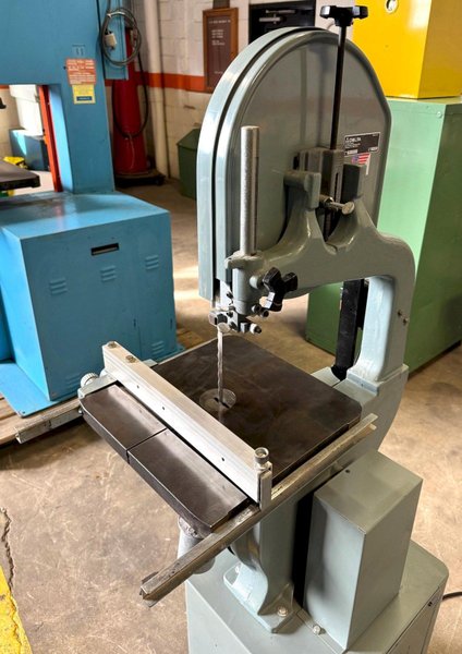 14" Delta Vertical Band Saw 28-203, 14" x 14" Tbl., 1 Phase, Nice