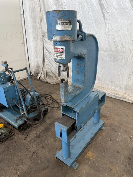 70 TON WHITNEY C-FRAME HYDRAULIC WEB PUNCH WITH POWER UNIT: STOCK #23389