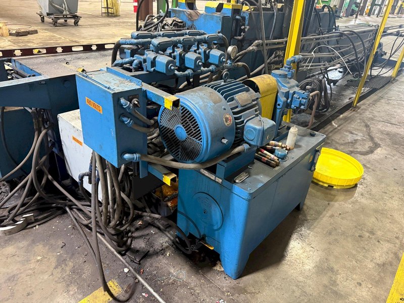 400 TON X 30' DRILCO TRAVELING HEAD HYDRAULIC STRAIGHTENING PRESS: YOBRO #25135