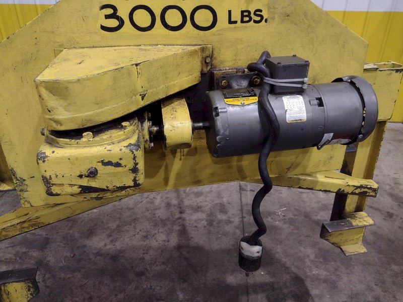 3,000 LBS CALDWELL MOTORIZED COIL GRAB LIFTER: STOCK #22717