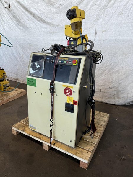 FANUC M-6iB/20 6 AXIS ROBOT W/ R-J3IB CONTROLLER. STOCK # 1005624