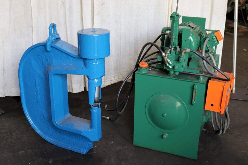 90 TON ROCKFORD HYDRAULIC C FRAME WEB PUNCH: STOCK #63726