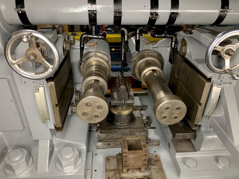 Tesker 840 Thread Roller