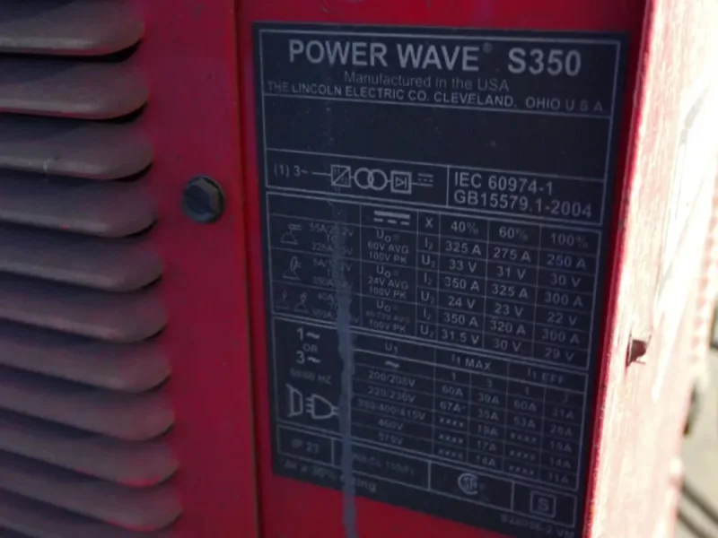 LINCOLN 350 A WELDER  -  POWER WAVE S350