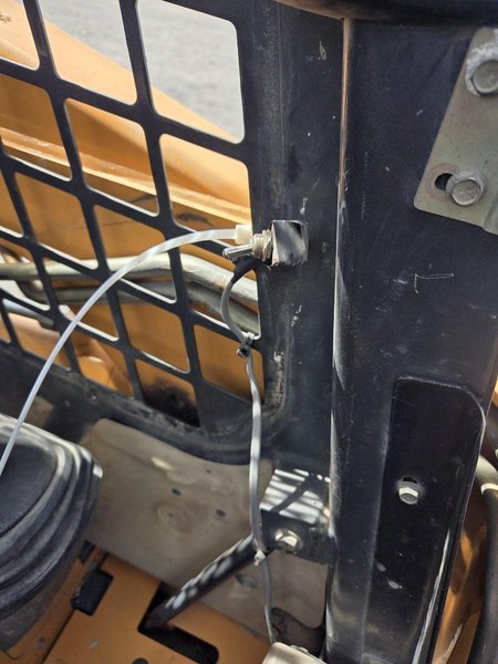 Case 440CT Compact Track Loader, 2007 – 3,000 LB ROC, Enclosed Cab, 83 HP Diesel, 2-Speed