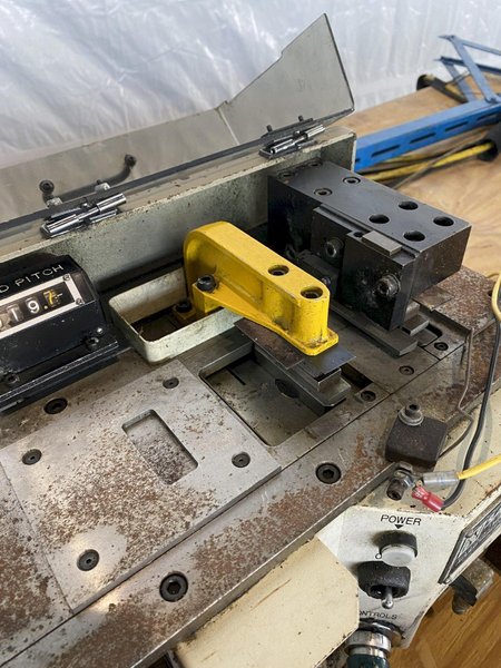 SANYKO VG50-CW-ALR CAM ACUTATED WIRE FEEDER. STOCK # 0848221