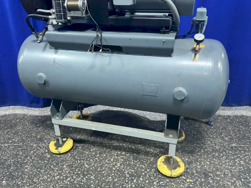 ATLAS COPCO 15 HP AIR COMPRESSOR   -  LE11 UV