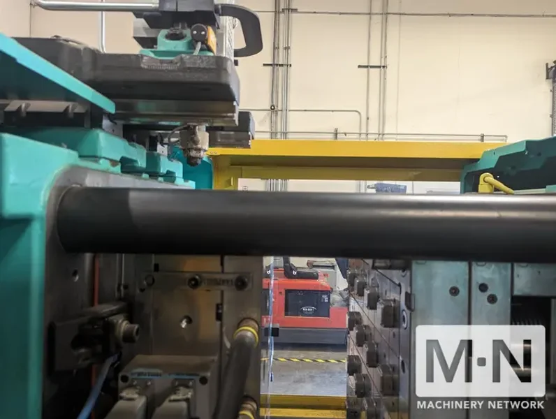 242 TON ARBURG MODEL570S2200-800/100 2-COLOR INJECTION MOLDING MACHINE MFG DEC 2018