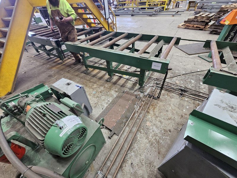 155&#039; X 44&quot; PEDDINGHAUS POWERED MATERIAL CONVEYOR WITH 7 TRANSFER ARMS. CONTROLS/HYDRAULICS INCLUDED. STOCK # 1213825