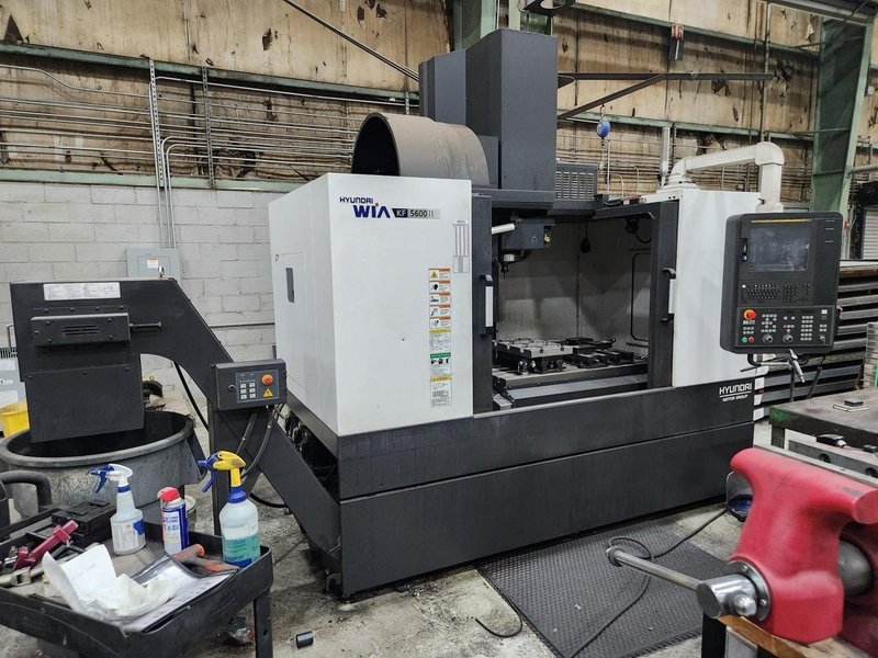 Hyundai Wia KF5600II VMC, 2022 – Under Power, Tooling Included, 113 Hours