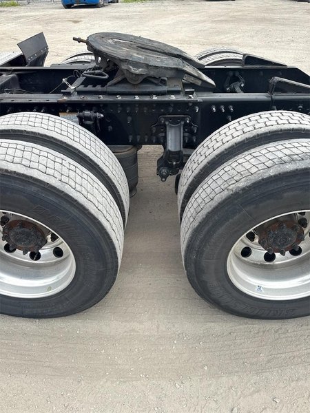 2023 Volvo VNL64T860 4V4NC9EH6PN603472