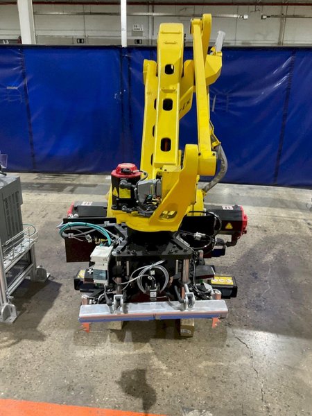 FANUC M-410IC/185 ROBOT W R-30IB PLUS CONTROLLER USED