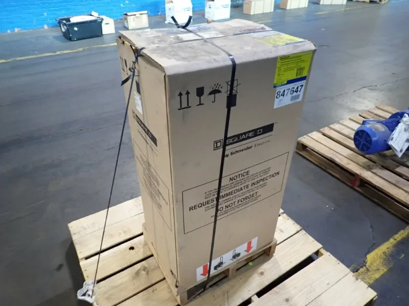 SQUARE D 25 KVA TRANSFORMER  -  EE-25S3H