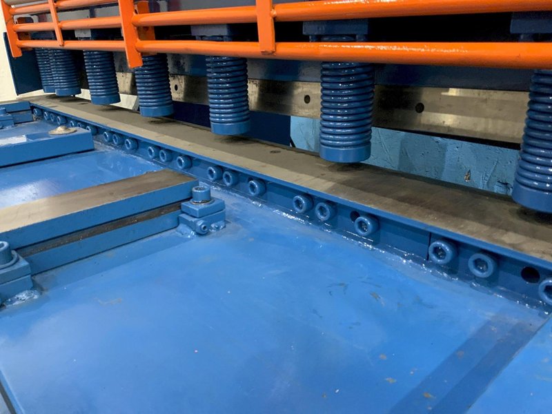 10' x 1/4" SUMMIT HYDRAULIC SQUARING SHEAR: STOCK #78851