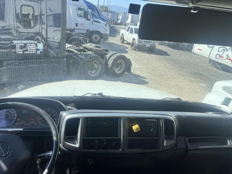 2020 Hino 268 Box Truck – 26′ Dry Van, Cummins B6.7 Diesel, Allison Automatic, Air Brake, Liftgate