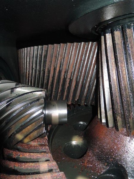 B AND P MODEL 436M-844 100B 200 HP MULLER GEAR BOX S/N B-7700-119
VIDEO OF GEARS AVAILABLE