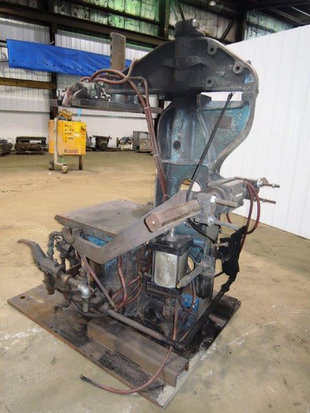 Osborn model 3161-12 rotolift molding machine s/n 14887-f without matchplate handler (this machine was removed from service)