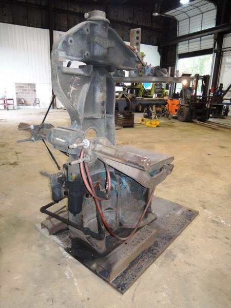 Osborn model 3161-12 rotolift molding machine s/n 14887-f without matchplate handler (this machine was removed from service)