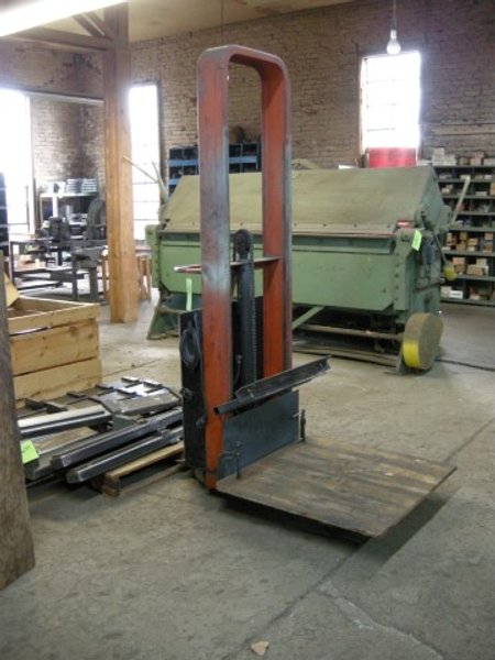 Presto Electric Die Lift