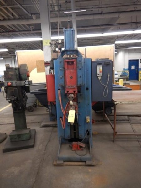 150 KVA Thompson spot welder w/ Technitron control 22&quot; throat