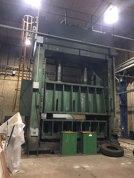 700 Ton Verson Hydraulic Press -HD-2-144T-96