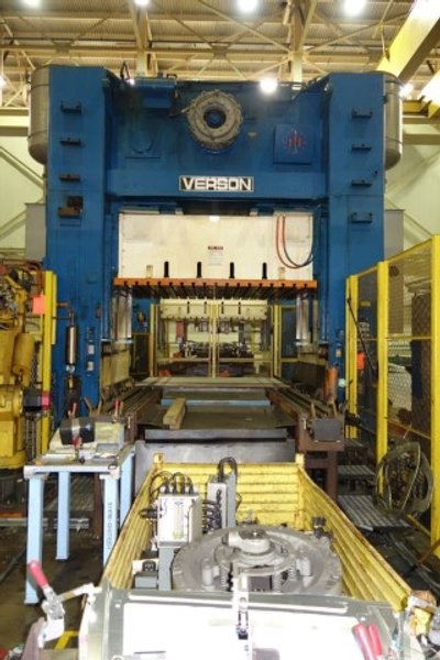 300 Ton Verson SE4-300-108-84 Press