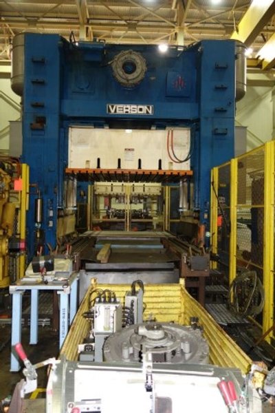 300 Ton Verson SE4-300-108-84 Press