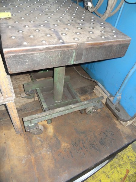 29" X 59" LEXCO HYDRAULIC LIFT ROLLER TABLE. STOCK # 0500516