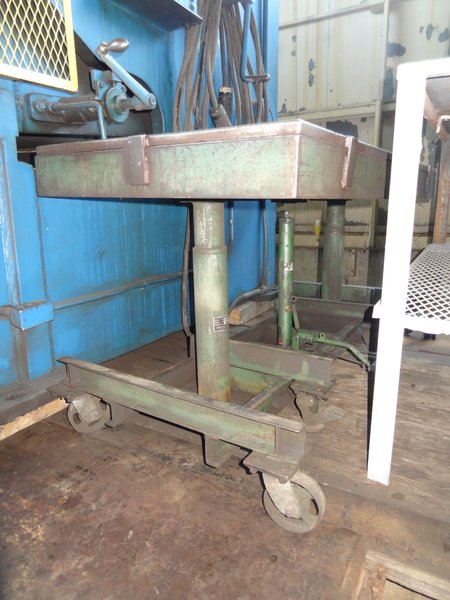 29" X 59" LEXCO HYDRAULIC LIFT ROLLER TABLE. STOCK # 0500516