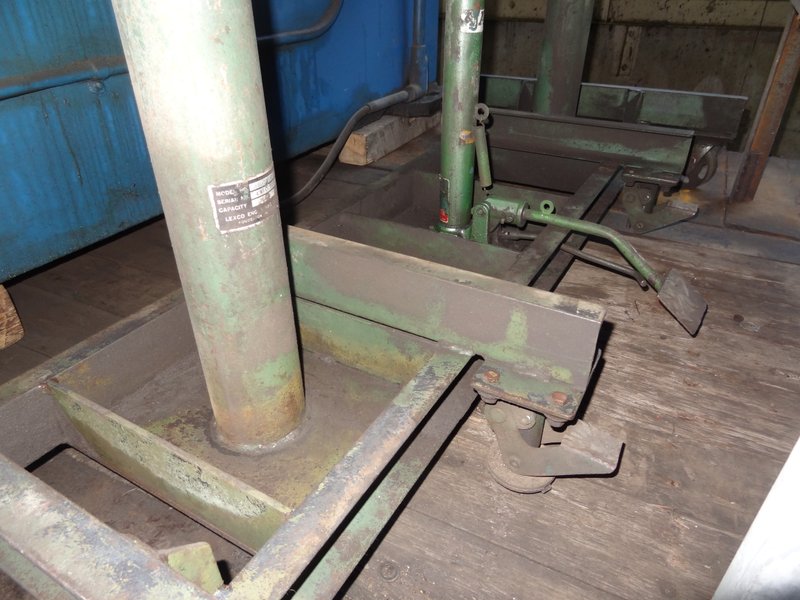 29" X 59" LEXCO HYDRAULIC LIFT ROLLER TABLE. STOCK # 0500516