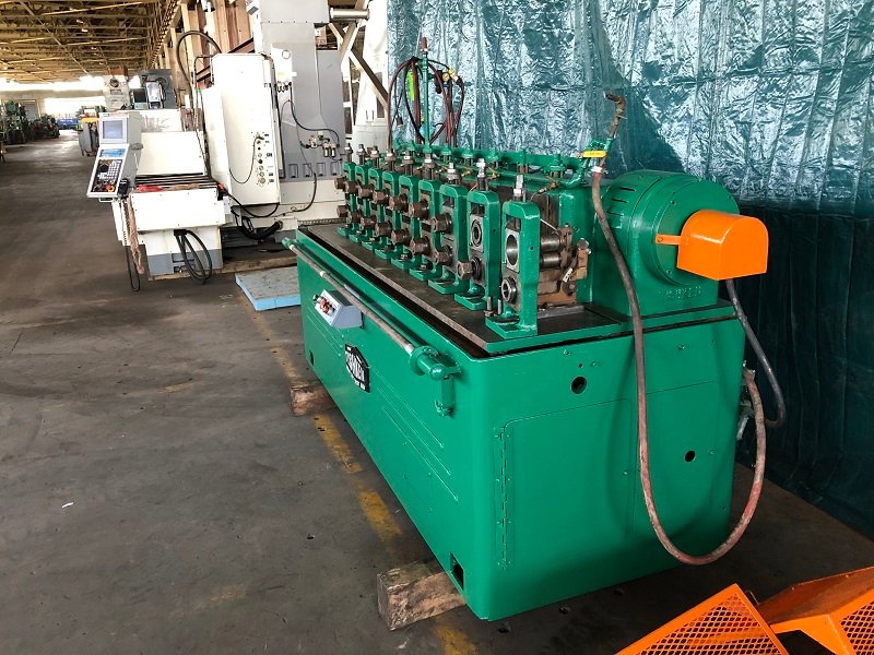 8 STAND x 1-1/2&quot; x 9&quot; TISHKEN SHMW 1 1/2 ROLLFORMER. STOCK # 0511419