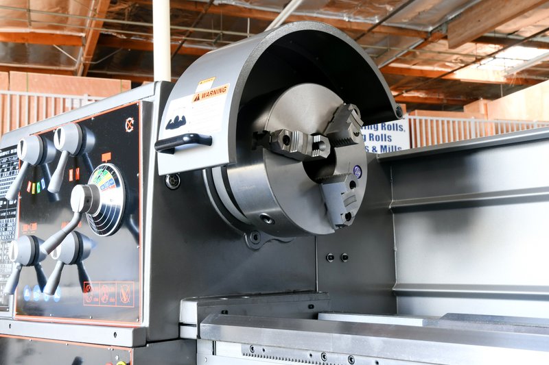 GML-26120, 26 x 120" Metal Lathe with 2-Axis DRO