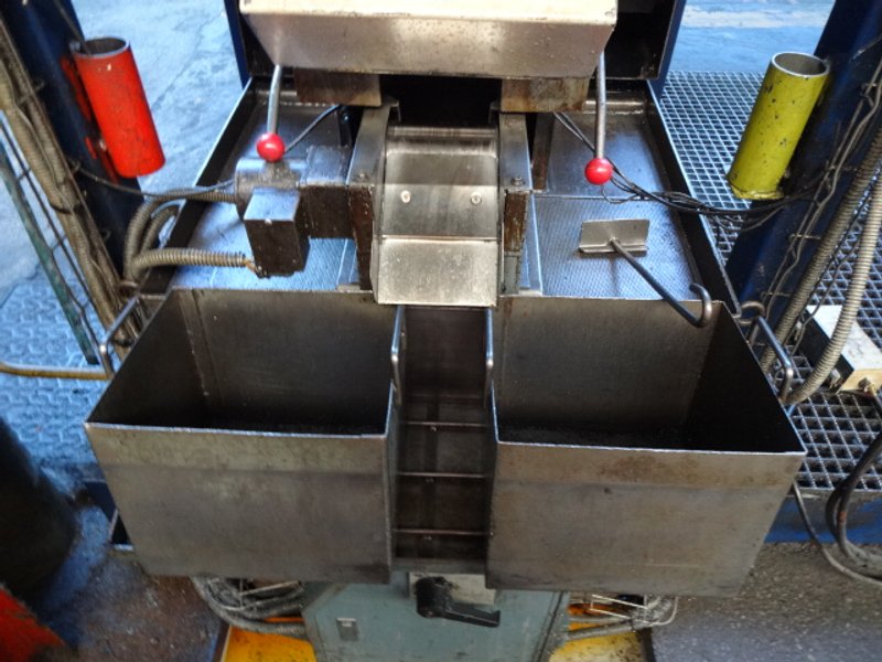 Shimazu Model Super 3-F Twin Spindle Nut Tapper