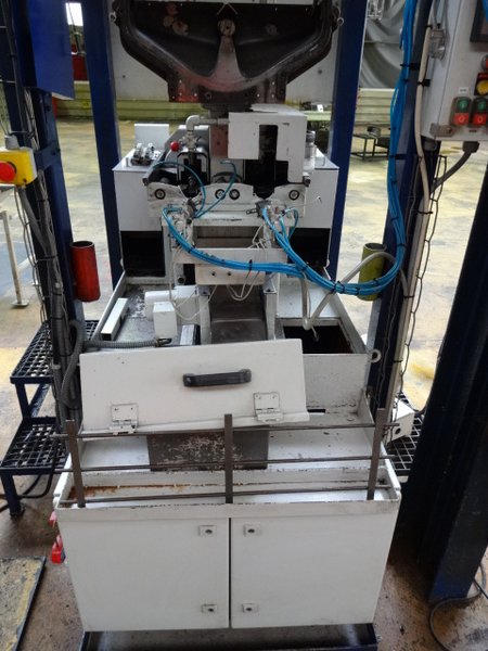 Shimazu Model Super 3-F Twin Spindle Nut Tapper