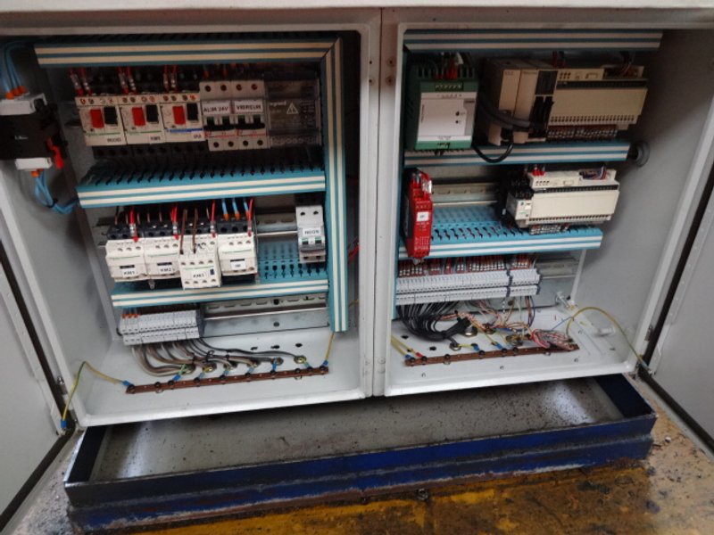 Shimazu Model Super 3-F Twin Spindle Nut Tapper