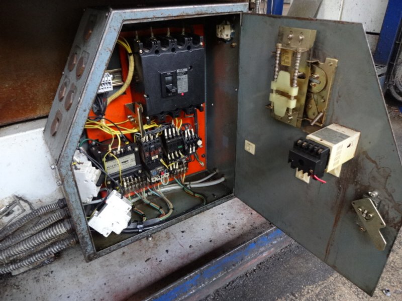 Shimazu Model Super 3-F Twin Spindle Nut Tapper