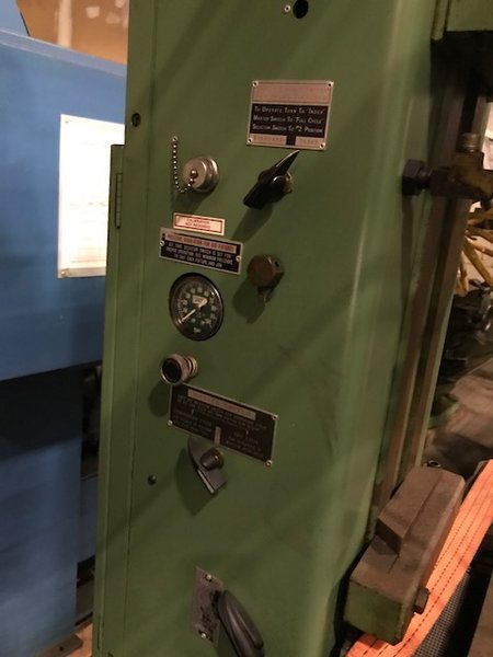 Snow Model DR-3-R Single Spindle Vertical Nut Tapper