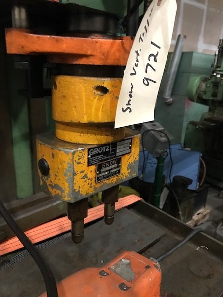 Snow Model DR-3-R Single Spindle Vertical Nut Tapper